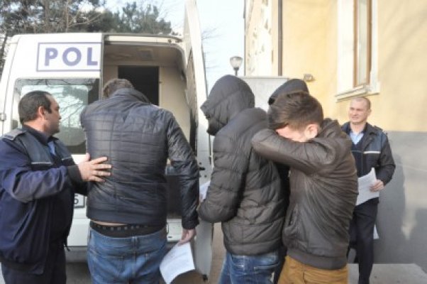 Scandalul sexual care a zguduit Constanţa: liceenii acuzaţi că au violat o colegă au fost arestaţi!